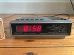 Vintage radiowekker met rode digitale cijfers wekkerradio 80, Ophalen of Verzenden, Gebruikt, Digitaal