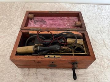 Antieke Magneto-Elektrische Machine beschikbaar voor biedingen