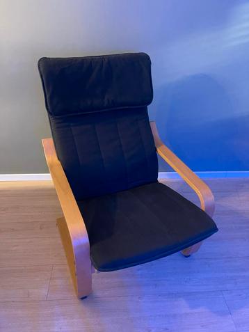 Zwarte Fauteuil met Houten Frame zwarte stoel beschikbaar voor biedingen