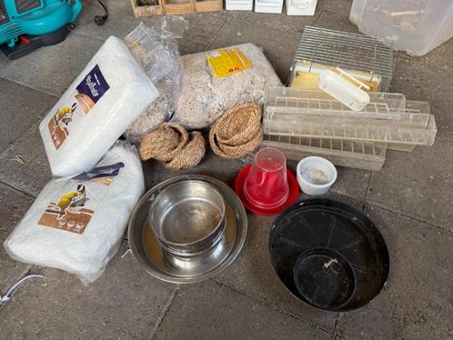 Te koop: diverse vogel toebehoren, Dieren en Toebehoren, Vogels | Toebehoren, Gebruikt, Eten en Drinken, Ophalen