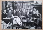 Ansichtkaart Kon familie in huiskamer in Soestdijk rond 1970, Verzamelen, Koninklijk Huis en Royalty, Ophalen of Verzenden, Zo goed als nieuw