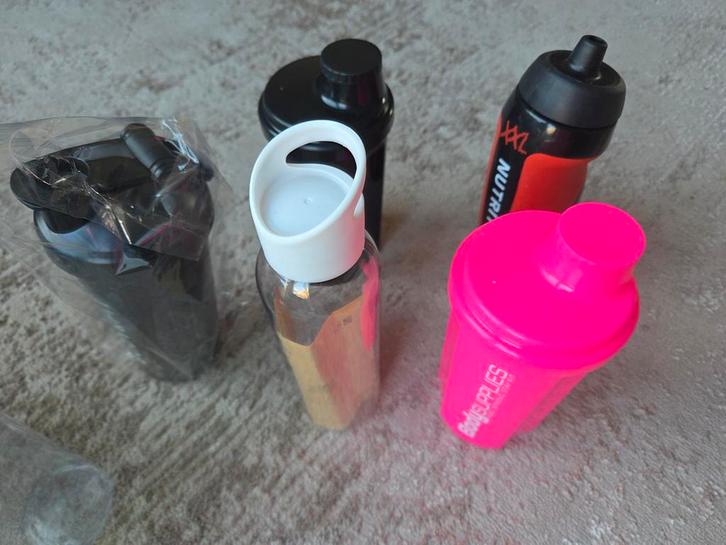 Shakers - Ideaal voor Proteïne Shakes!, Sport en Fitness, Bidons, Zo goed als nieuw, Ophalen of Verzenden