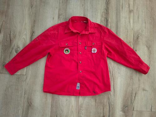 Mooie rode scoutingblouse, Bever uniform, Scoutfit, maat 140, Verzamelen, Scouting, Zo goed als nieuw, Kleding, Ophalen of Verzenden