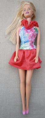 Mooie blonde Barbie in leuke jurk, Ophalen of Verzenden, Gebruikt, Pop