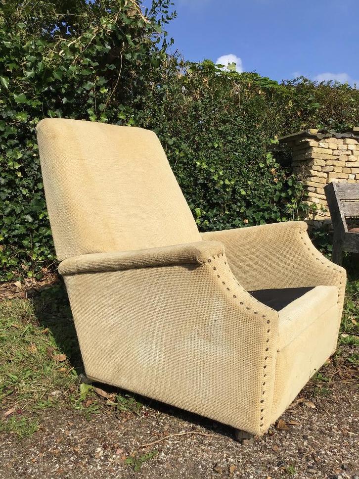 Mid century vintage fauteuil opknapper bijna gratis, Huis en Inrichting, Fauteuils, Gebruikt, Hout, Stof, 50 tot 75 cm, 75 tot 100 cm