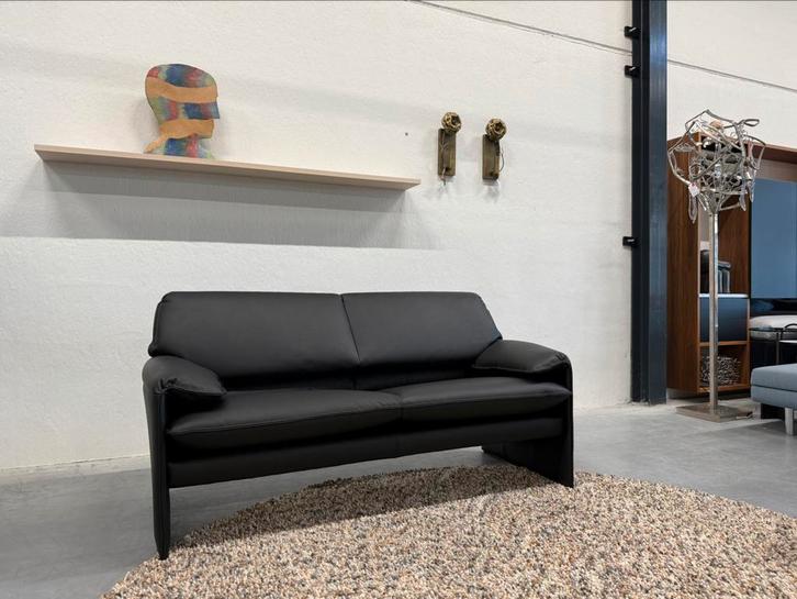 Nieuw Leolux Bora Beta Bank 2,5 zits Zwart leer, Huis en Inrichting, Banken | Bankstellen, Nieuw, Rechte bank, Tweepersoons, 75 tot 100 cm
