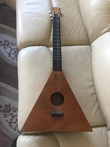 Authentieke 6 snaren Balalaika. beschikbaar voor biedingen