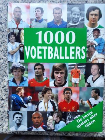 Te koop groot Voetbalboek Beste 1000 Voetballers Alle Tijden beschikbaar voor biedingen