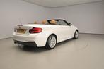 BMW 2 Serie Cabrio 220i Automaat / Sportpakket / Leder / Tre, Auto's, Automaat, 1998 cc, Gebruikt, Euro 6