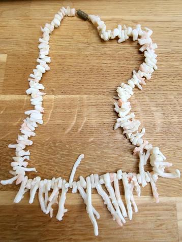 Vintage engelshuidkoraal ketting – wit/roze koraal beschikbaar voor biedingen
