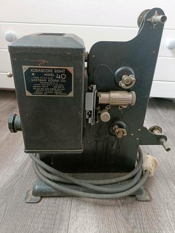 Kodascope Eight Model 40 Vintage Filmprojector beschikbaar voor biedingen