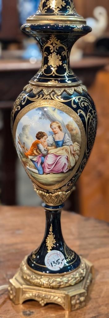 Porseleinen lamp voet. 50 cm hoog. €135, Antiek en Kunst, Antiek | Lampen, Ophalen