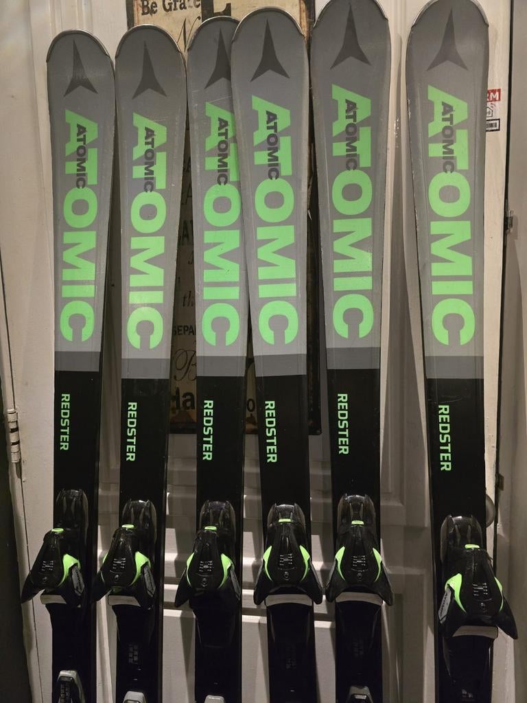 ATOMIC REDSTER XT WOODCORE TITANIUM CARVE SKIS, 160 tot 180 cm, Ophalen of Verzenden, Zo goed als nieuw, Carve