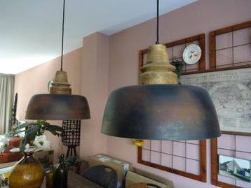 Hanglampen(per 2),industrieel metaal/roest/hout,i.z.g.st. beschikbaar voor biedingen