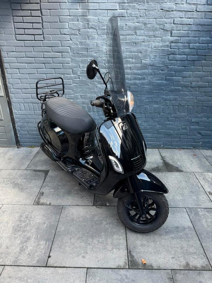 Agm vx50i Black edition Krasvrij!, Fietsen en Brommers, Brommers | Overige merken, Zo goed als nieuw, Ophalen of Verzenden