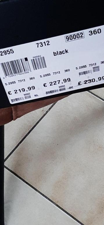 schoenen beschikbaar voor biedingen