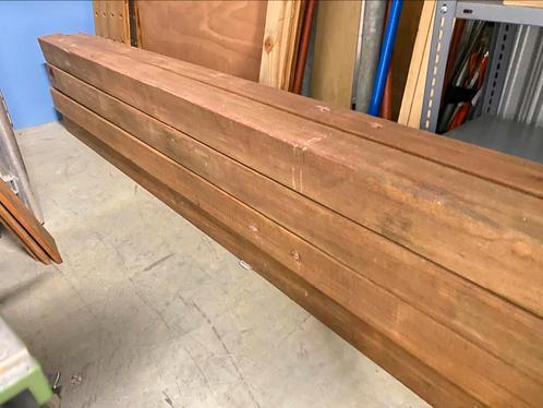 Meranti balk 3000x110x110, kaarsrecht en loodzwaar, Tuin en Terras, Palen, Balken en Planken, Zo goed als nieuw, Balken, 250 cm of meer