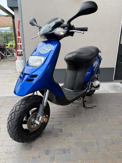 ⭐️Piaggio Typhoon 50cc 6600 km Blauw NIEUWSTAAT⭐️, Fietsen en Brommers, Scooters | Piaggio, Ophalen