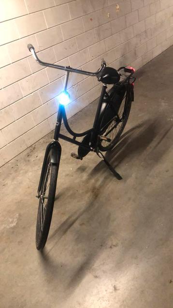 Te koop een mooie zwarte omafiets 28 inch beschikbaar voor biedingen