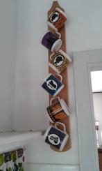 6 bekers op plank, Antiek en Kunst, Antiek | Servies los, Ophalen of Verzenden