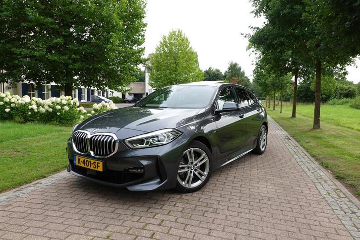 BMW 1-serie 118i High Executive M-Sport | Panodak | Stoelver, Auto's, BMW, Bedrijf, Te koop, 1-Serie, ABS, Achteruitrijcamera