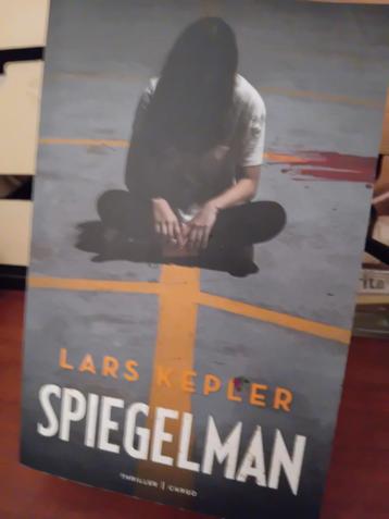 Lars Kepler - Spiegelman beschikbaar voor biedingen