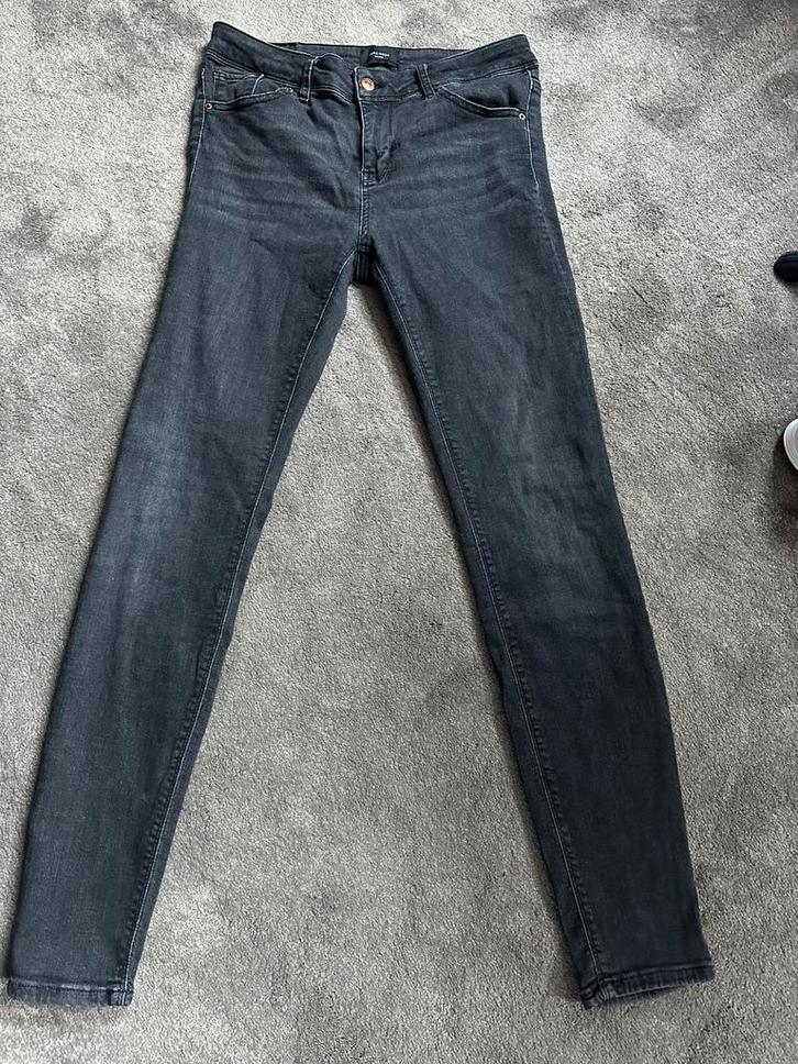 Spijkerbroek zwart slim fit Vero Moda mt L/32, Kleding | Dames, Spijkerbroeken en Jeans, Zo goed als nieuw, Zwart, Ophalen of Verzenden