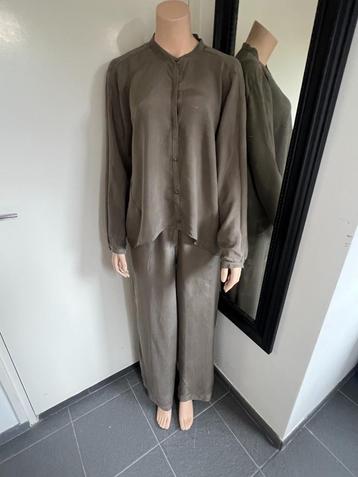 HUMANOID  2 delige set: blouse & pantalon  MAAT M  ALS NIEUW beschikbaar voor biedingen