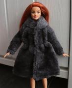 Barbie kleding nieuw - Bontjas winterjas jas donker grijs, Ophalen of Verzenden, Nieuw, Barbie