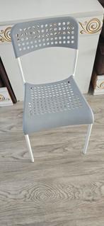 IKEA stoel grijs/wit - nette staat, Ophalen
