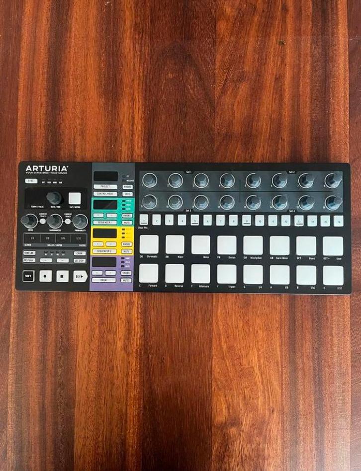 Arturia Beatstep Pro - Zwart - In Doos, Muziek en Instrumenten, Midi-apparatuur, Zo goed als nieuw, Ophalen of Verzenden