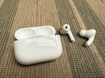 NIEUWSTAAT! Apple AirPods Pro 2 USB C Case Noise Cancelling beschikbaar voor biedingen