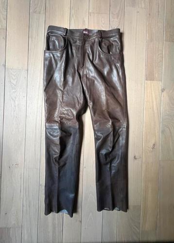 Motorbroek beschikbaar voor biedingen