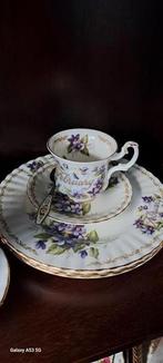 Royal Albert  / februari, Antiek en Kunst, Ophalen of Verzenden