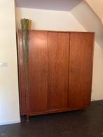 Prachtige kleding kast, Ophalen