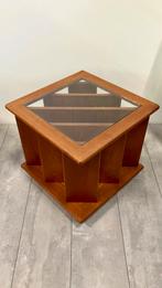 Vintage houten lp bijzettafel salontafel op wieltjes, Huis en Inrichting, Tafels | Bijzettafels, Ophalen of Verzenden