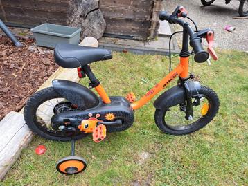 B twin 14 inch fiets met zijwieltjes beschikbaar voor biedingen