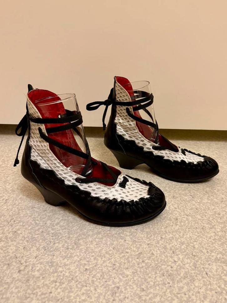 Jan Jansen aparte schoenen Mt 37 ZGAN!, Kleding | Dames, Schoenen, Zo goed als nieuw, Lage of Enkellaarzen, Zwart, Verzenden
