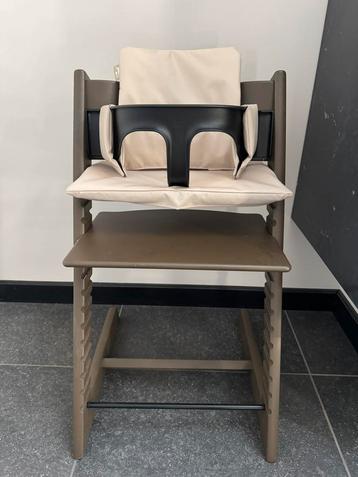 Stokke Tripp Trapp – met Newborn set, babyset en kussen beschikbaar voor biedingen