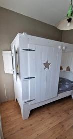Te koop,

Massief houten bed afmetingen 200 x 90 cm hoog 180, Kinderen en Baby's, Kinderkamer | Bedden, Ophalen of Verzenden, 180 cm of meer