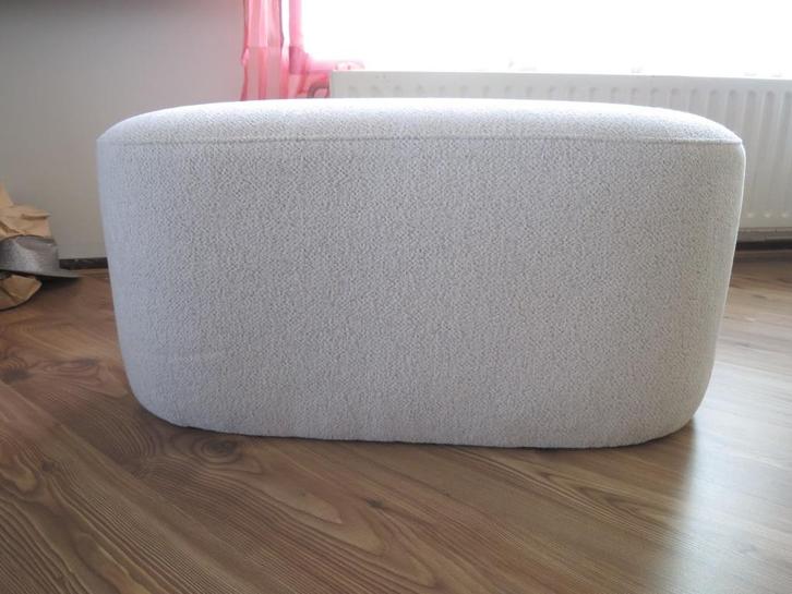 Witte Zachte Teddy Ovaal Poef, Huis en Inrichting, Banken | Voetenbanken en Poefen, Zo goed als nieuw, Minder dan 50 cm, 50 tot 75 cm
