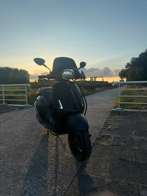 Full Option Vespa Sprint 2022 E5, Fietsen en Brommers, Scooters | Vespa, Zo goed als nieuw, Vespa S, Maximaal 45 km/u, Ophalen