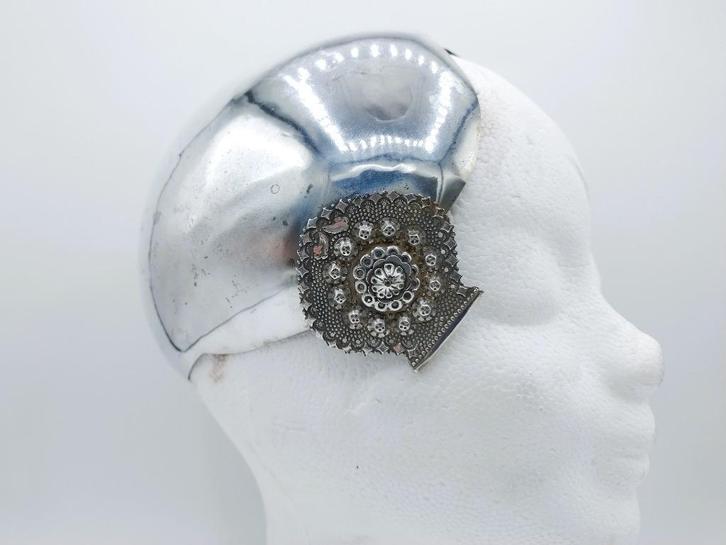 Zilveren Fries oorijzer, K.J. Kanninga, Drachten 1908, Antiek en Kunst, Antiek | Goud en Zilver, Zilver, Verzenden