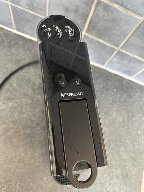 Nespresso Machine, Witgoed en Apparatuur, Koffiezetapparaten, Zo goed als nieuw, Koffiepads en cups, Koffiemachine, 1 kopje, Afneembaar waterreservoir