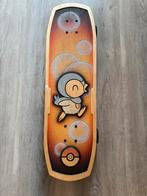 Pokémon Center x Bear Walker Piplup skateboard met doos, Sport en Fitness, Skateboarden, Ophalen, Zo goed als nieuw, Skateboard