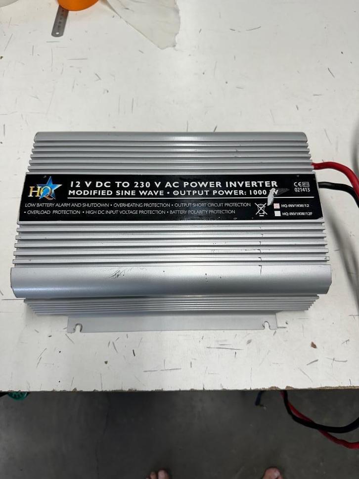 Omvormer 12 v 230 v met laad niveau meter voor batt:, Caravans en Kamperen, Camper-accessoires, Zo goed als nieuw, Ophalen