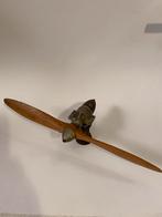 60er jaren Modelbouw houten propeller met gedeelte motor 35c, Verzamelen, Luchtvaart en Vliegtuigspotten, Ophalen of Verzenden