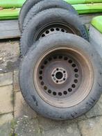 winterbanden op stalen velgen 215/60R16 + sneeuwkettingen, Auto-onderdelen, Banden en Velgen, Ophalen, 16 inch, Banden en Velgen