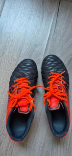 Voetbalschoenen en scheembeschermers, Ophalen, Gebruikt, Maat XS of kleiner, Schoenen