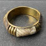 Vintage armband metaal koperkleur met been?, Sieraden, Tassen en Uiterlijk, Armbanden, Ophalen of Verzenden, Gebruikt, Bruin, Overige materialen